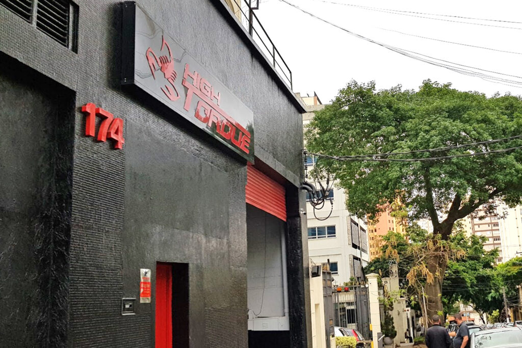 Fachada da High Torque Mooca na Rua Dias Leme